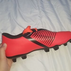 Soccer cleats
